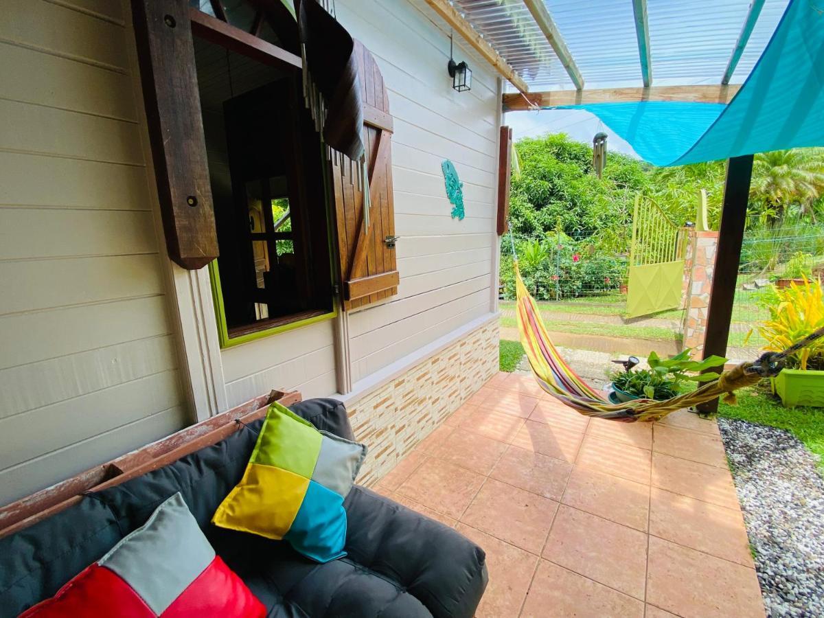 Magnifique Lodge en bois avec piscine et jardin de 800 m2 Le Lamentin Extérieur photo